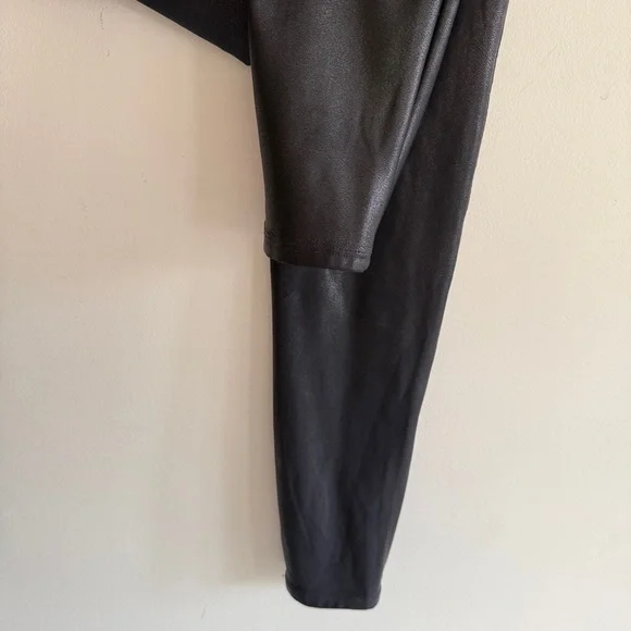 Spanx Faux Leather Black High Rise Black Legging Women's Small - Picture 6 of 15